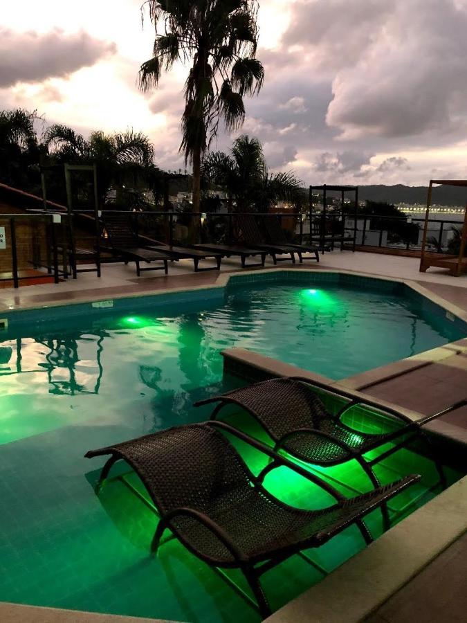 Palmeiras Inn Bombinhas
