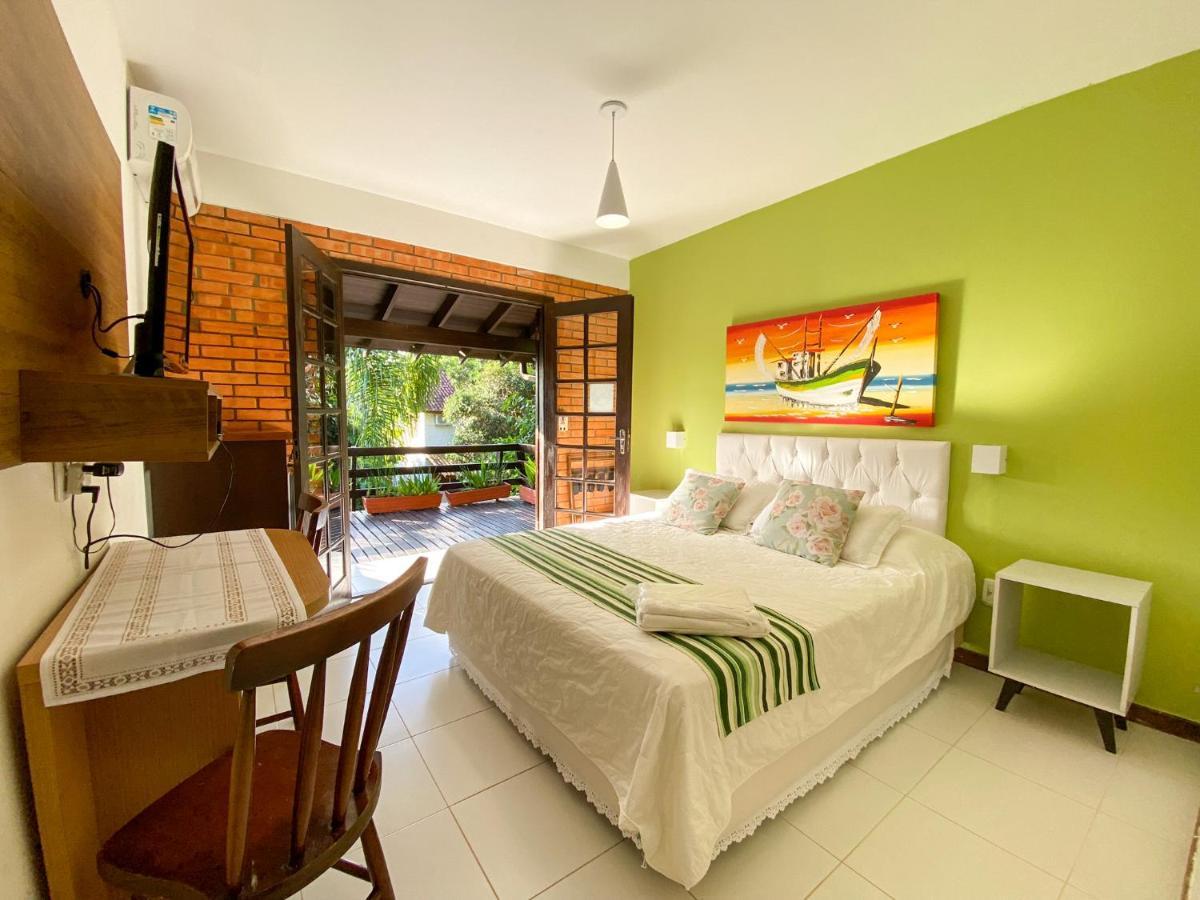 Palmeiras Inn Bombinhas